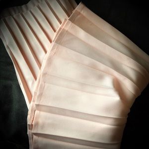 Absolutely Lovely Vintage Donnkenney Pleated Skirt